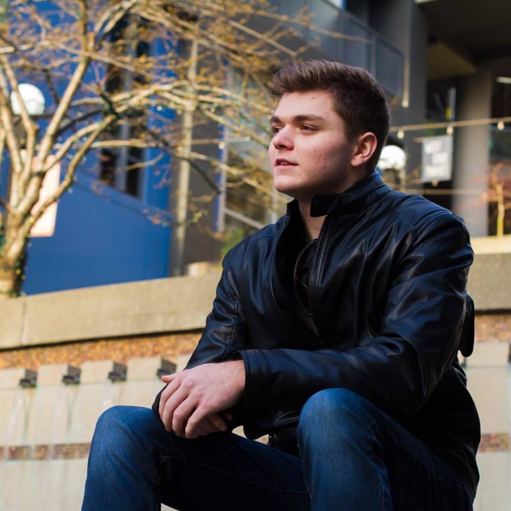 Meet your Posher, Alex